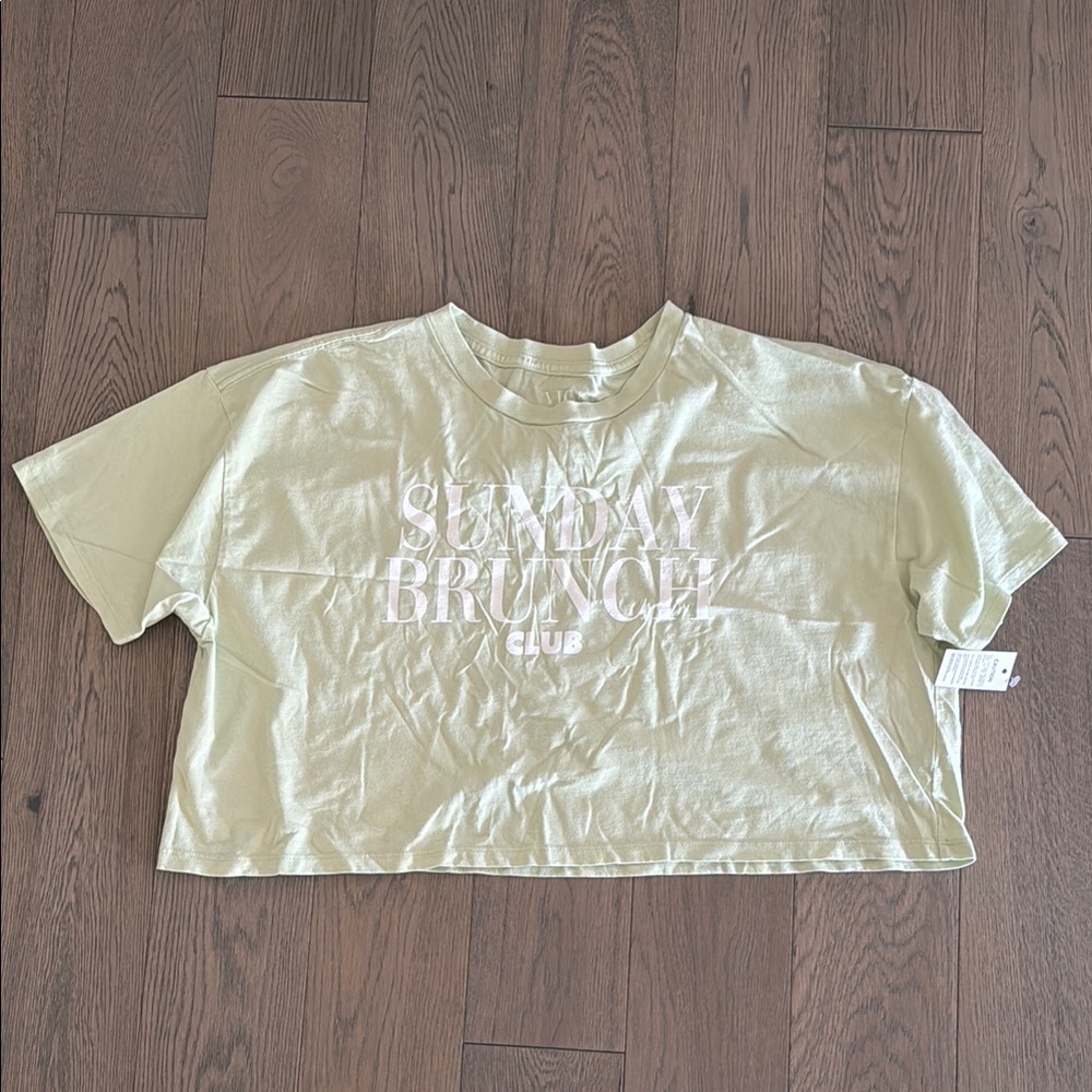 Vici Cropped Tee with White Graphic